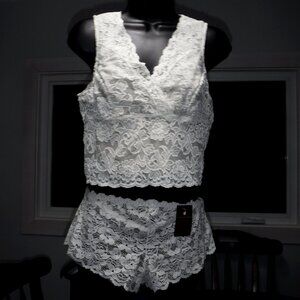 Hanky Panke Surpluce bralette and untmatched white panties size Large